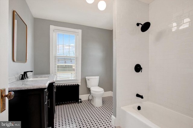 full bath featuring toilet, vanity, baseboards, and shower / bathing tub combination