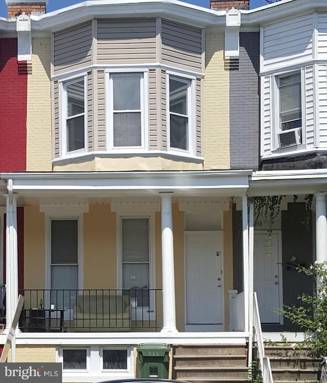 view of front of property with a porch