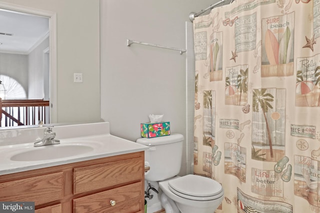 full bath featuring toilet, vanity, and a shower with shower curtain