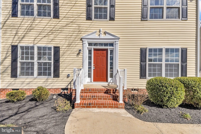 doorway to property with crawl space