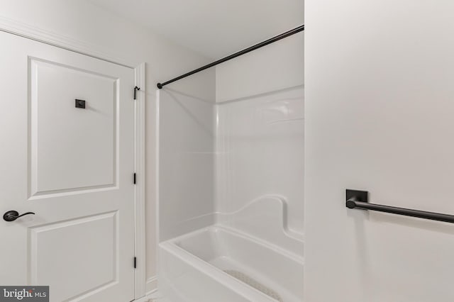 bathroom featuring shower / bath combination