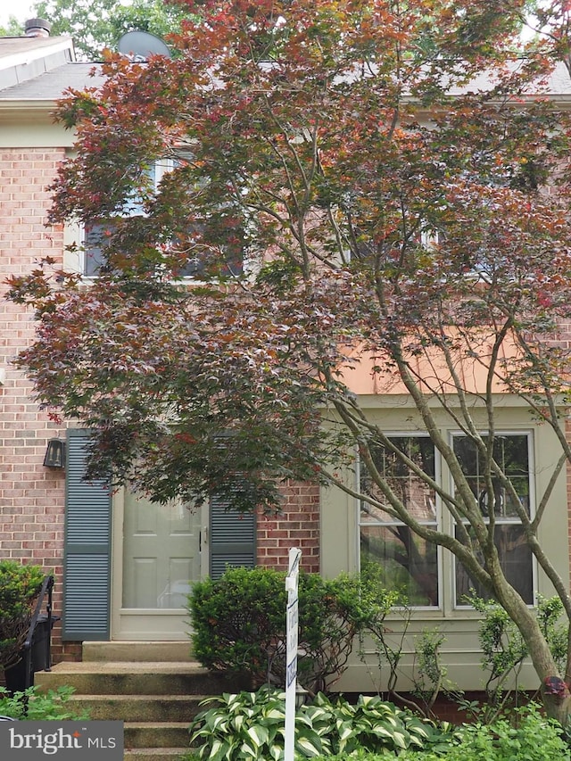 5711 Crownleigh Ct, Burke, VA 22015 - entrance to property with brick siding