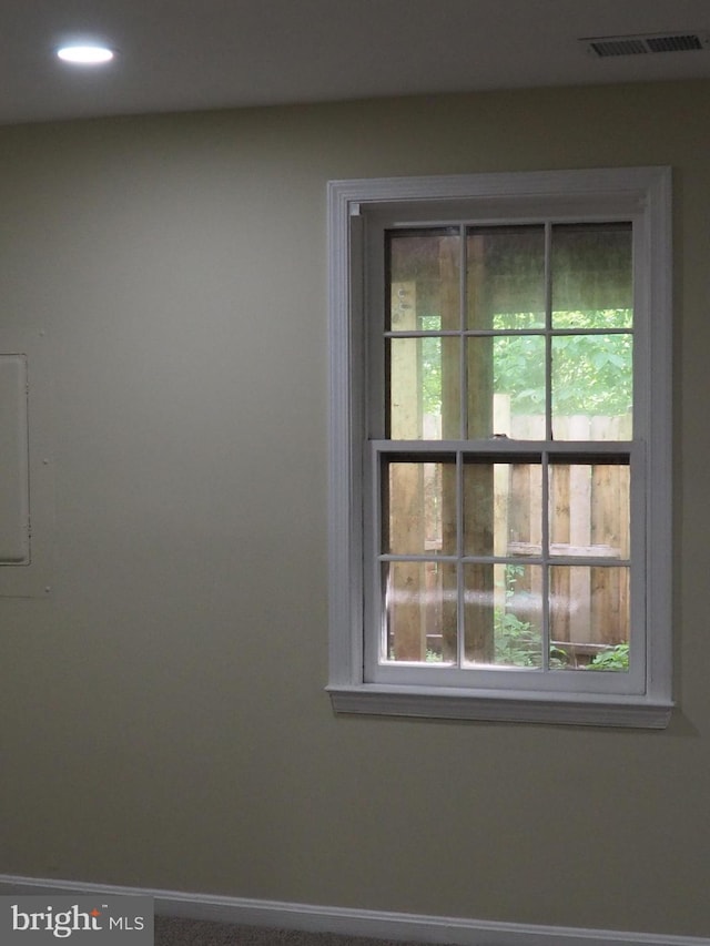 5711 Crownleigh Ct, Burke, VA 22015 - detailed view of recessed lighting