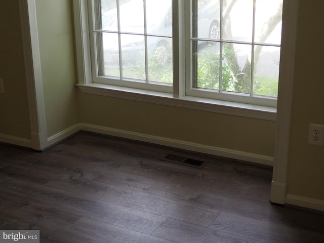 5711 Crownleigh Ct, Burke, VA 22015 - unfurnished room featuring dark wood finished floors and baseboards