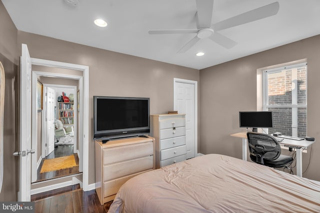 bedroom featuring dark wood-type flooring, recessed lighting, baseboards, and ceiling fan