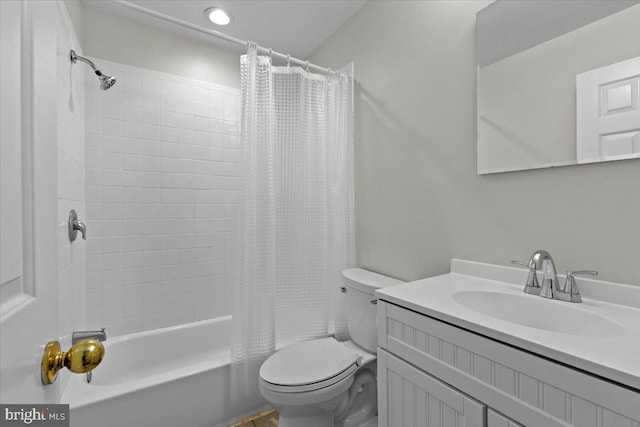 38577 Goose Creek Ln, Leesburg, VA 20175 - bathroom featuring toilet, vanity, shower / bath combo, and recessed lighting