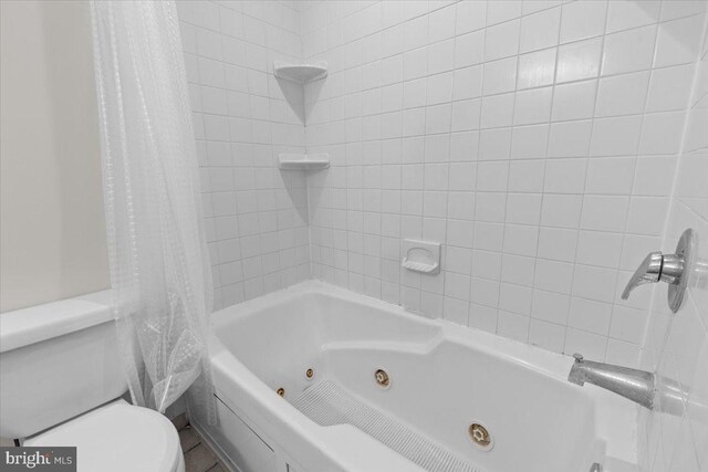 38577 Goose Creek Ln, Leesburg, VA 20175 - bathroom with a combined bath / shower with jetted tub and toilet