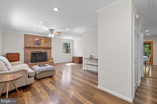 38577 Goose Creek Ln, Leesburg, VA 20175 - living area with hardwood / wood-style floors, a ceiling fan, recessed lighting, baseboards, and ornamental molding