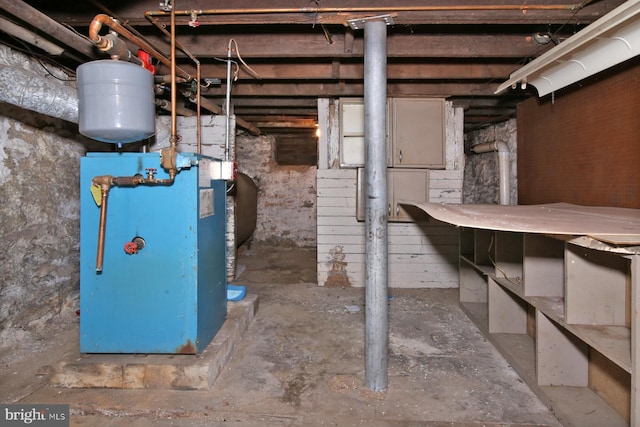 view of unfinished basement