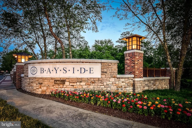 view of community / neighborhood sign