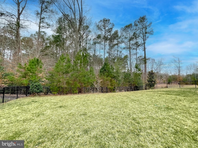 view of yard featuring fence