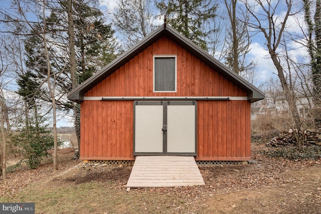 view of outdoor structure with an outbuilding