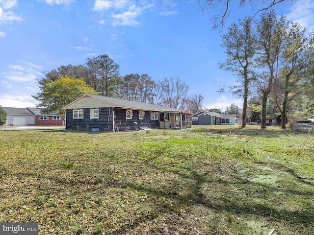 view of front of home with a front lawn