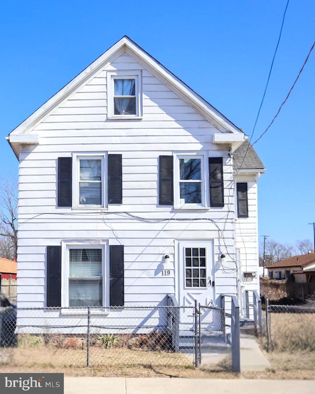 view of front of house with a fenced front yard