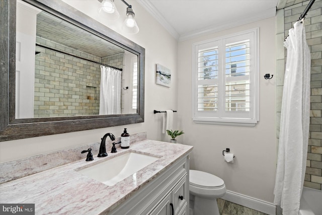 full bathroom with a shower with curtain, toilet, crown molding, baseboards, and vanity