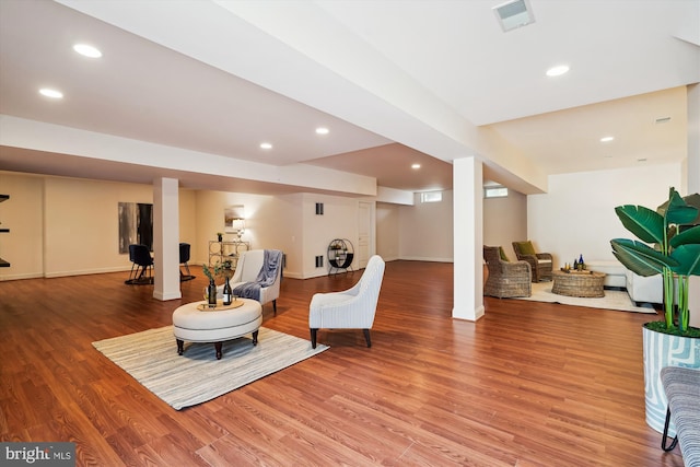 sitting room featuring visible vents, recessed lighting, baseboards, and light wood-style floors