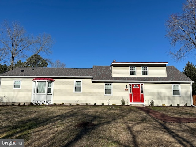 view of front facade with a front lawn