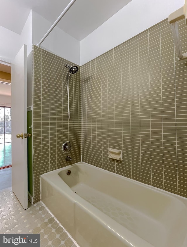 bathroom featuring shower / tub combination