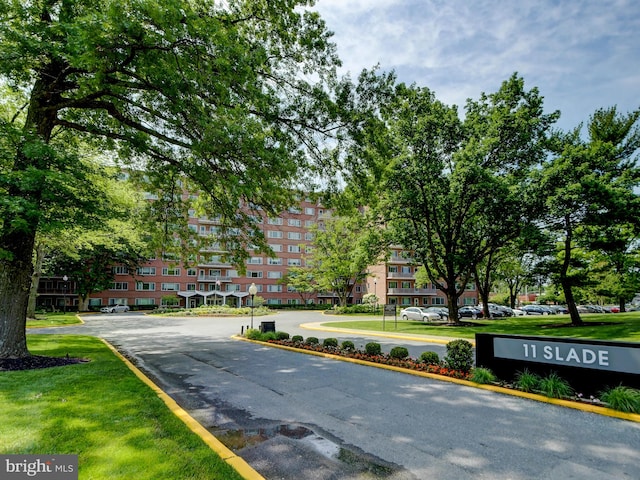 exterior space featuring a lawn