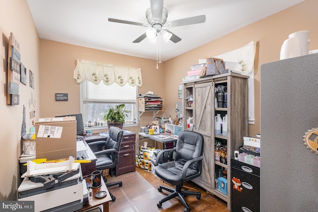 office with a ceiling fan