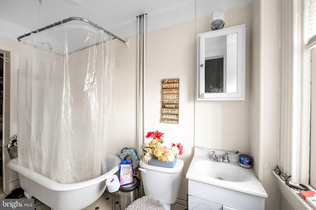 full bath with curtained shower, toilet, vanity, and a washtub