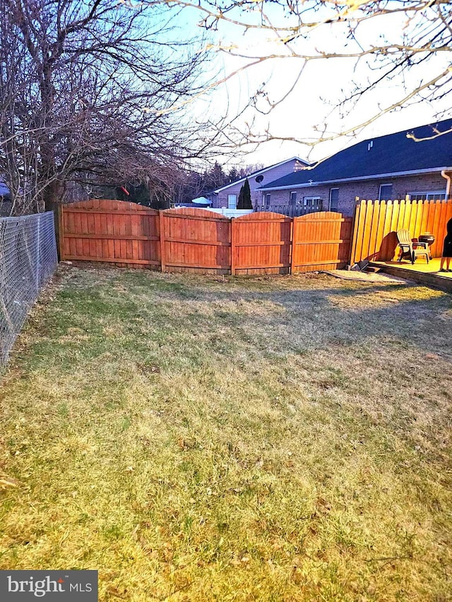 view of yard featuring fence