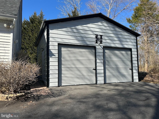 view of detached garage