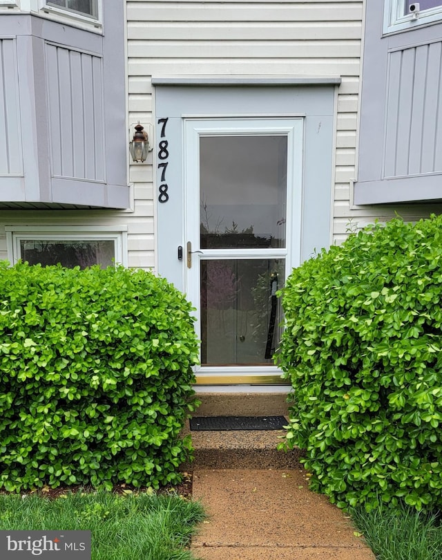 view of property entrance