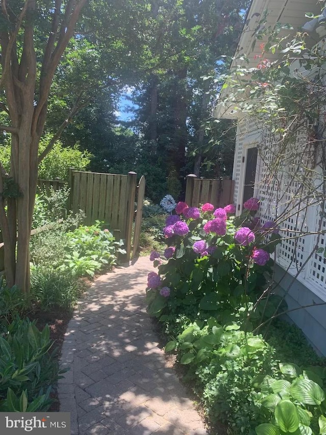 view of yard featuring fence