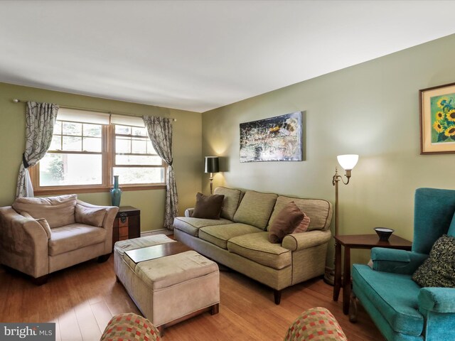 731 Fayette St, Cumberland, MD 21502 - living room with wood finished floors