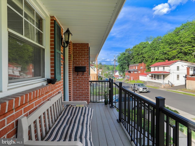731 Fayette St, Cumberland, MD 21502 - balcony with covered porch