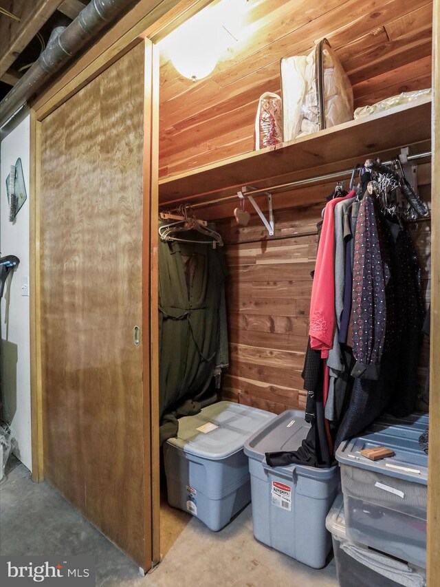 731 Fayette St, Cumberland, MD 21502 - view of closet