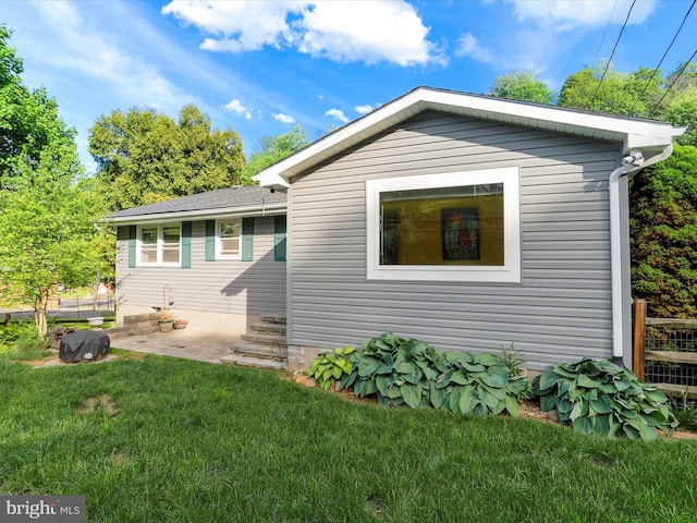 731 Fayette St, Cumberland, MD 21502 - exterior space with a yard