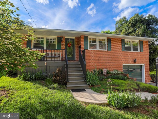731 Fayette St, Cumberland, MD 21502 - single story home with a porch and brick siding