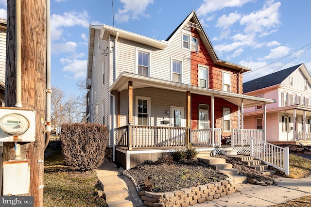 view of front of property featuring a porch