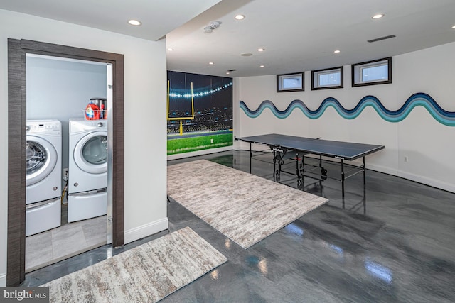 interior space with washer and dryer, recessed lighting, visible vents, and baseboards