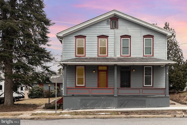 view of front of property featuring a porch