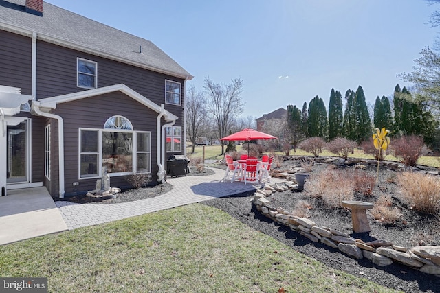 view of yard with a patio