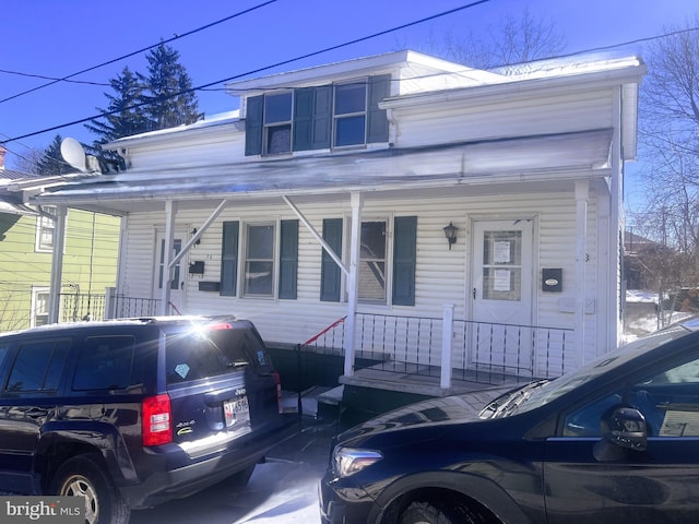 view of front facade with covered porch