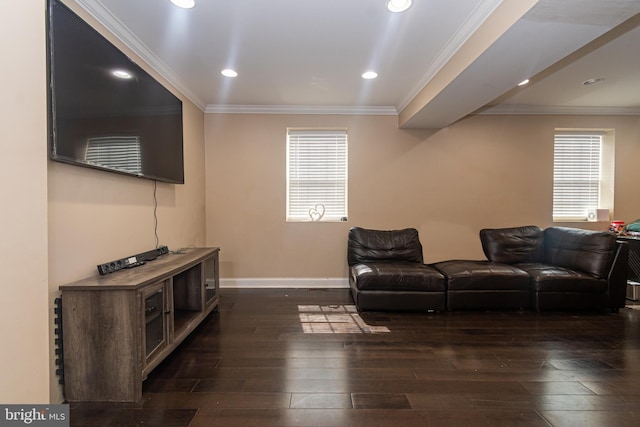 living room with recessed lighting, baseboards, dark wood-type flooring, and ornamental molding