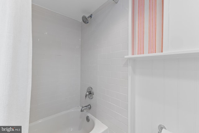 full bath with shower / bathtub combination with curtain