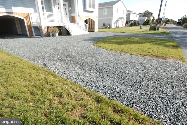 view of yard with a residential view