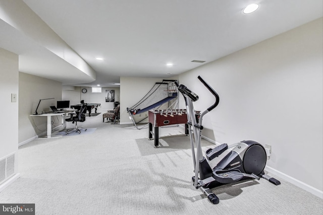 workout room featuring recessed lighting, visible vents, baseboards, and carpet