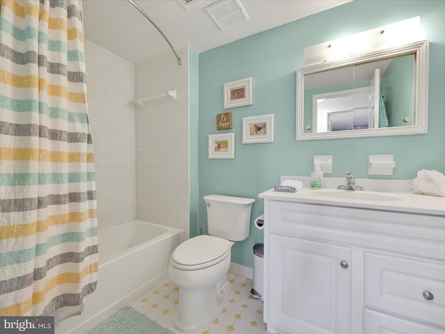 bathroom featuring visible vents, baseboards, toilet, shower / tub combo with curtain, and vanity