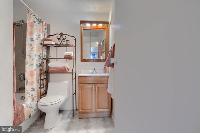 bathroom with vanity, toilet, and shower / tub combo with curtain