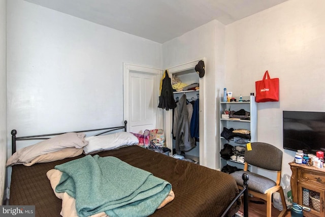 bedroom with a closet