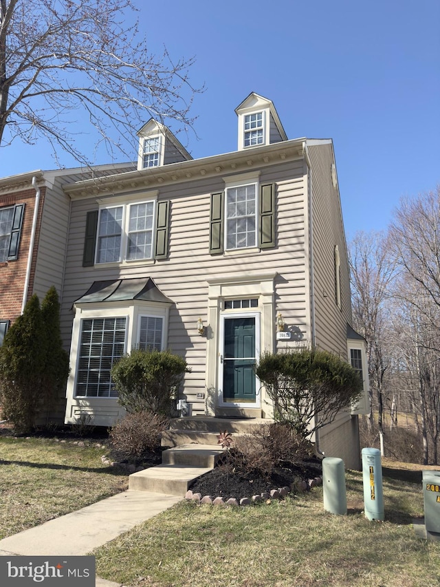 view of front of house with a front yard