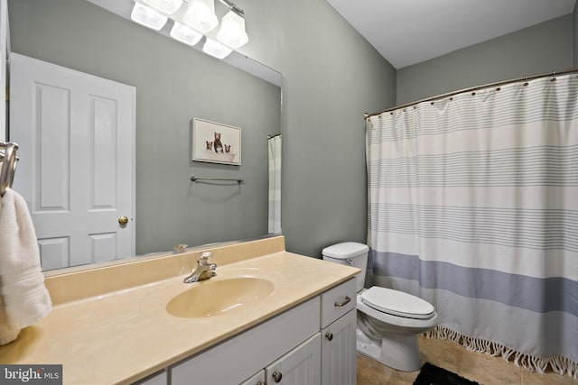 full bath with a shower with shower curtain, toilet, and vanity