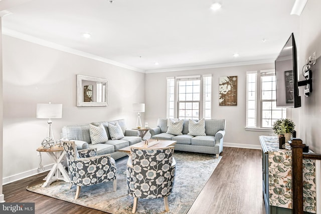 living room with recessed lighting, baseboards, dark wood-type flooring, and ornamental molding