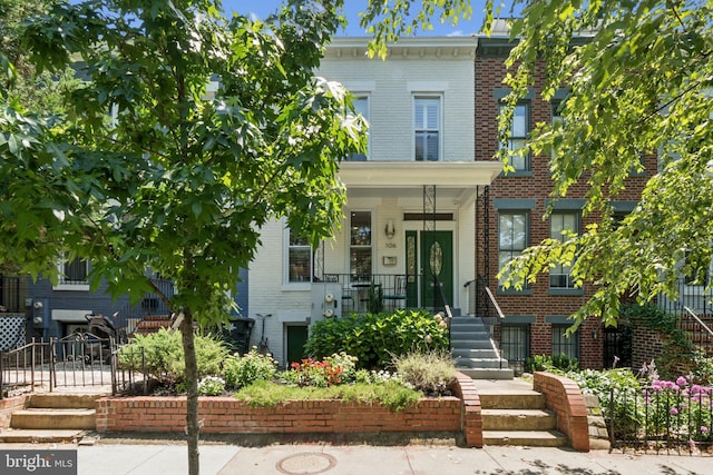 106 15th St SE, Washington, DC 20003 - view of front of home featuring brick siding